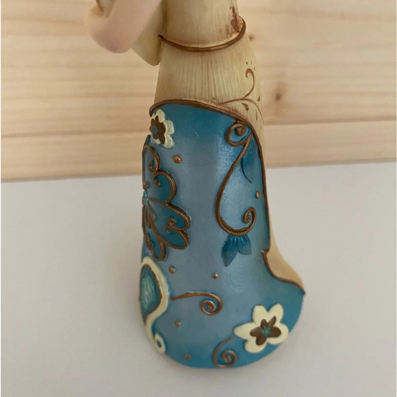 PERFECTLY PAISLEY “LOVE” 5.5" Tall Beige Blue Item 76006 Figurine - Picture 6 of 7